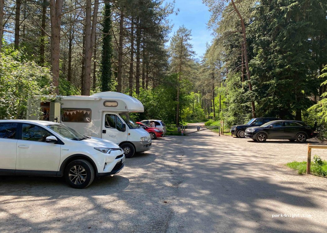 (GU103RW) Farnham - Tilford Road — foto 4