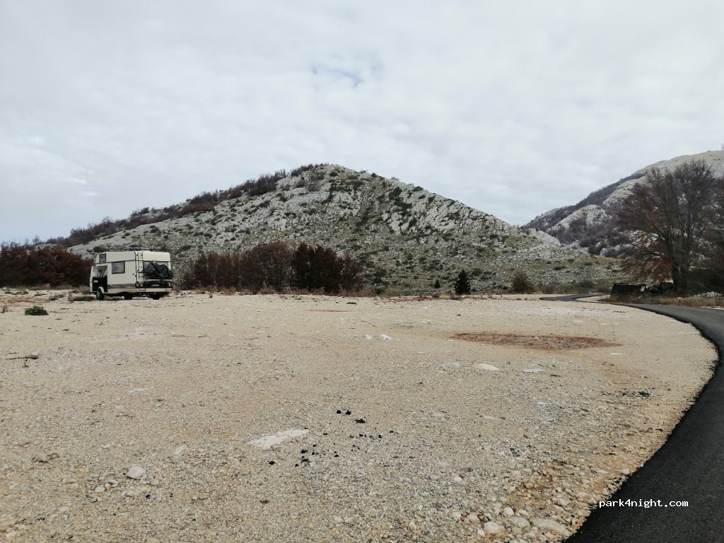 ()  - Unnamed Road — foto