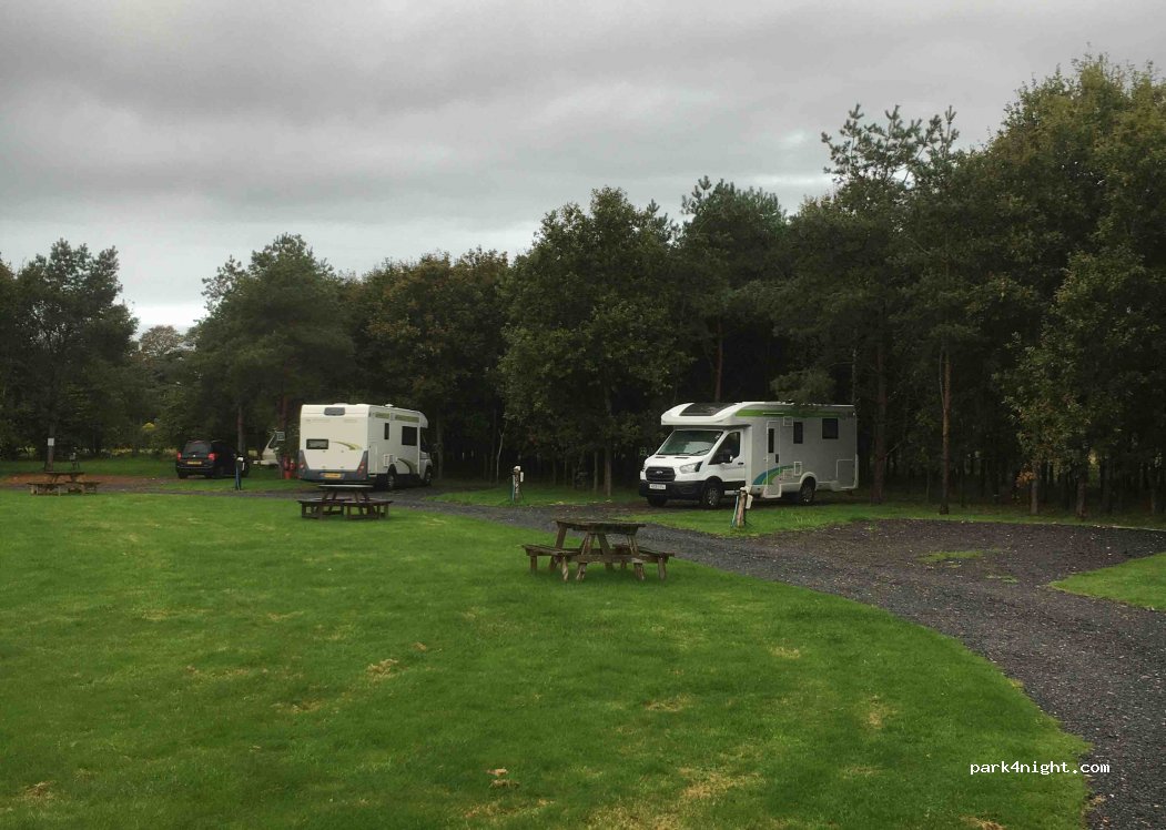 Old farm camp and touring site — foto 3