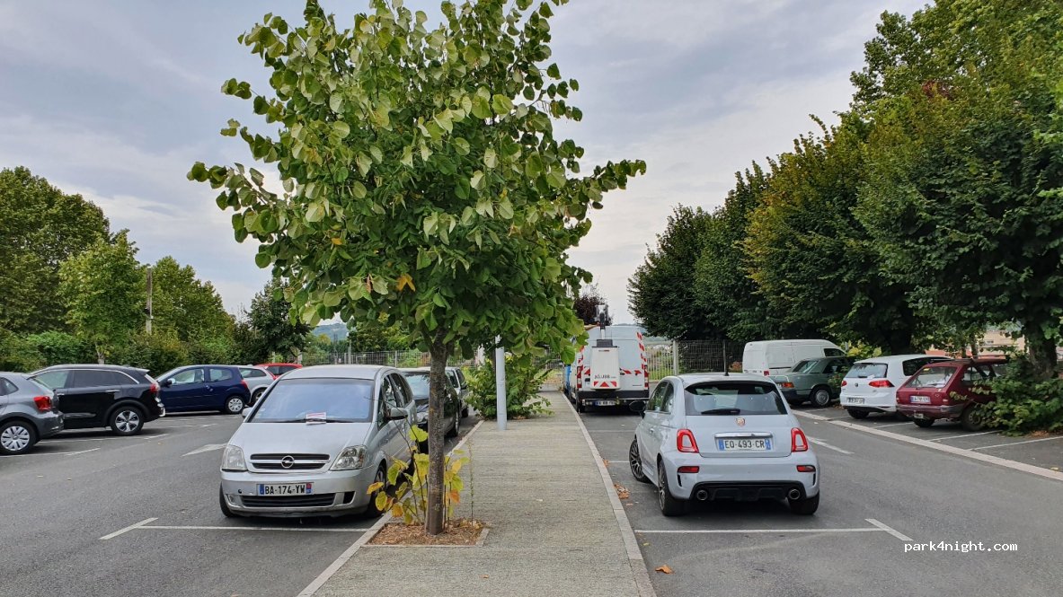 (46100) Figeac - 17-19 Avenue Georges Clemenceau — foto 2