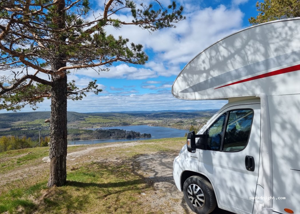 (871 65)  - 121 VÅRDKASBACKEN — foto