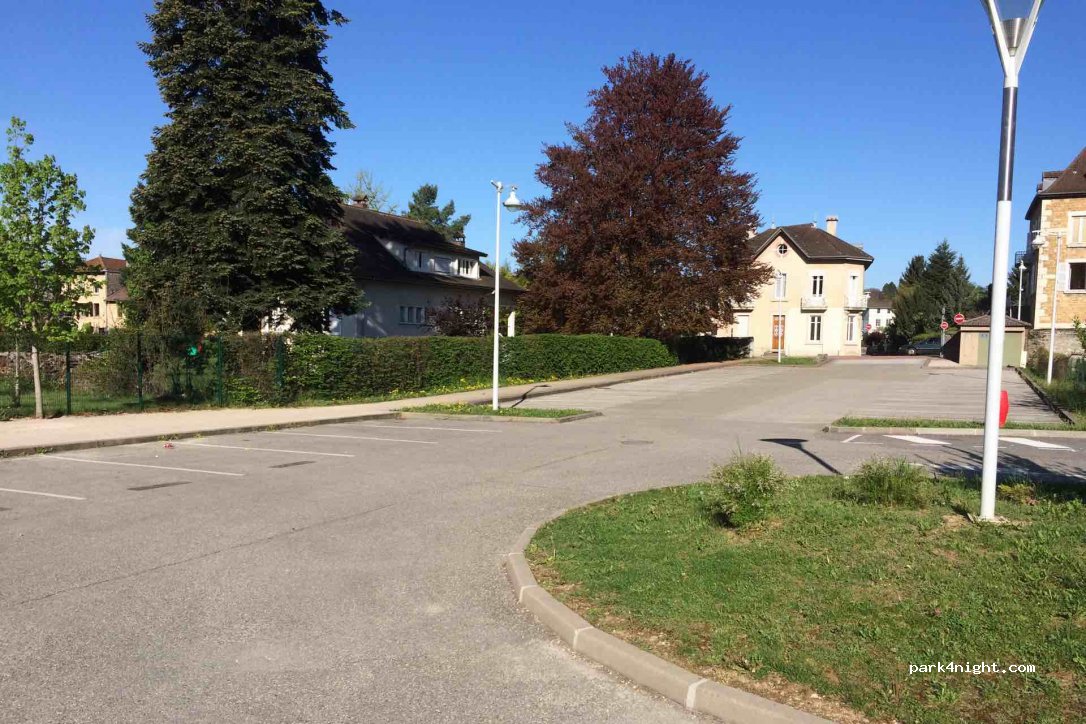 (01640) Jujurieux - 3 Avenue de Verdun — foto 2