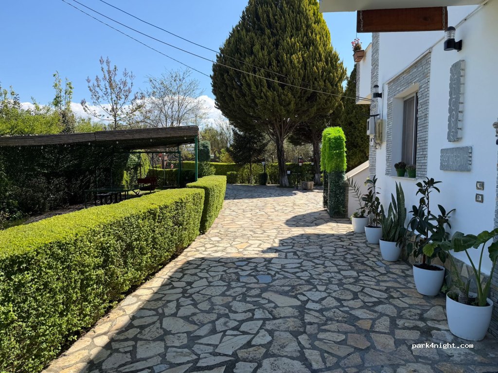 Berat Caravan Camping — foto 4