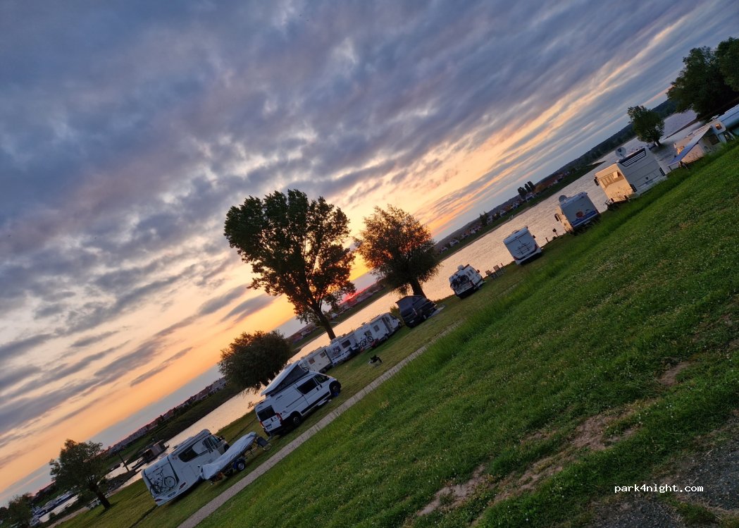 Camperplaats 't Eiland — foto 3