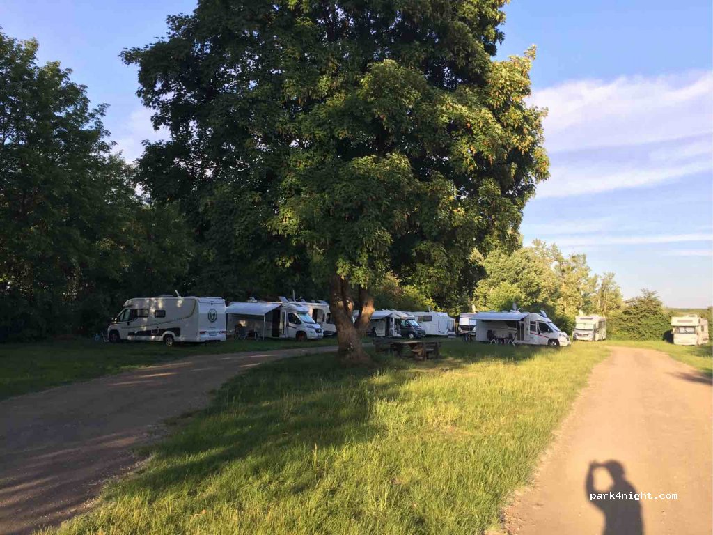 Wohnmobilhafen Seepark Zülpich — foto