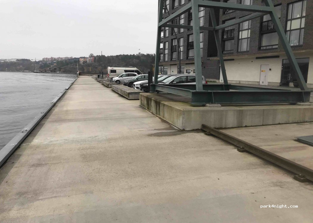 (131 31) Nacka - 32 Mjölnarvägen — foto 2