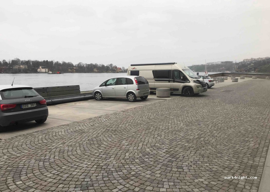 (131 31) Nacka - 32 Mjölnarvägen — foto 3