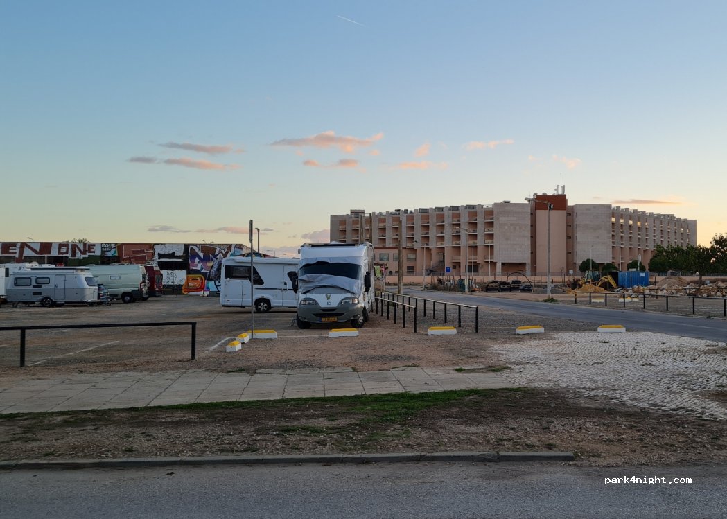 (8700-339) Olhão - 61 Largo da Feira — foto 3