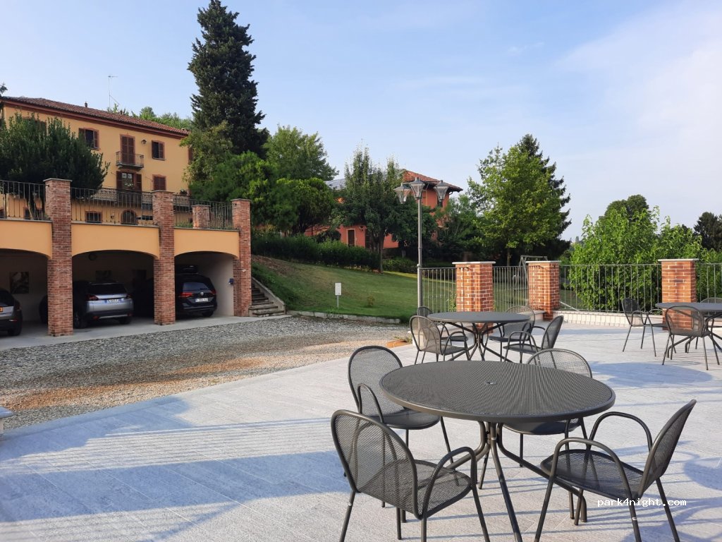 Rovero Vini Grappe Agriturismo — foto 2