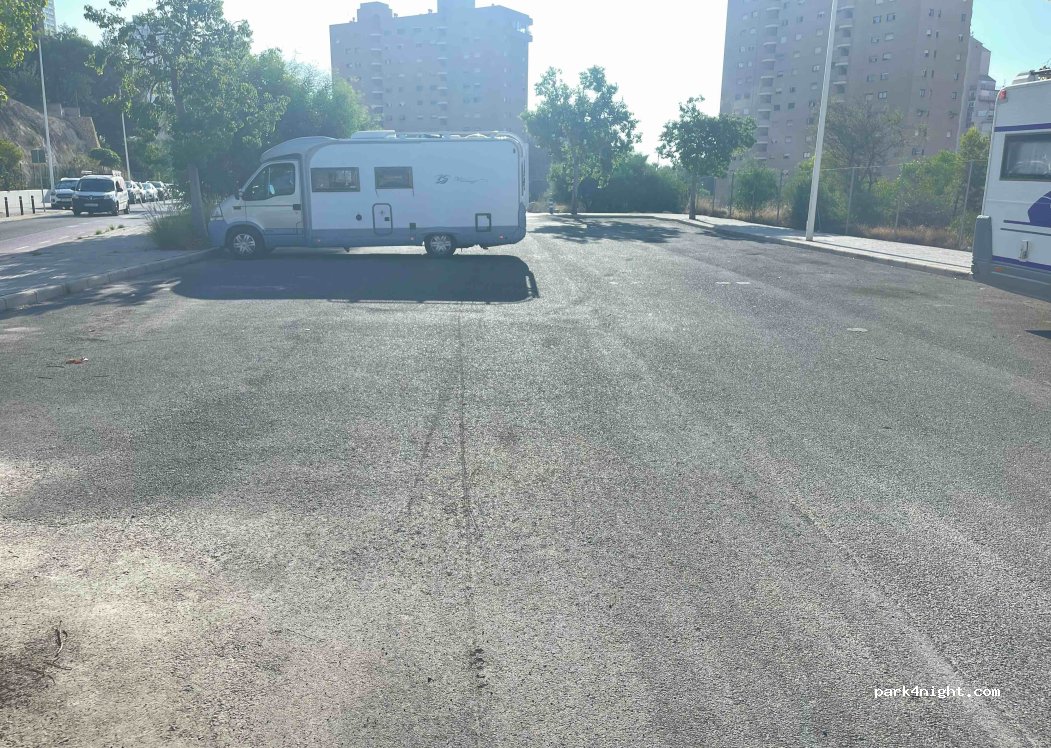 (03502) Benidorm - 36 Avinguda de la Vila Joiosa — foto 3