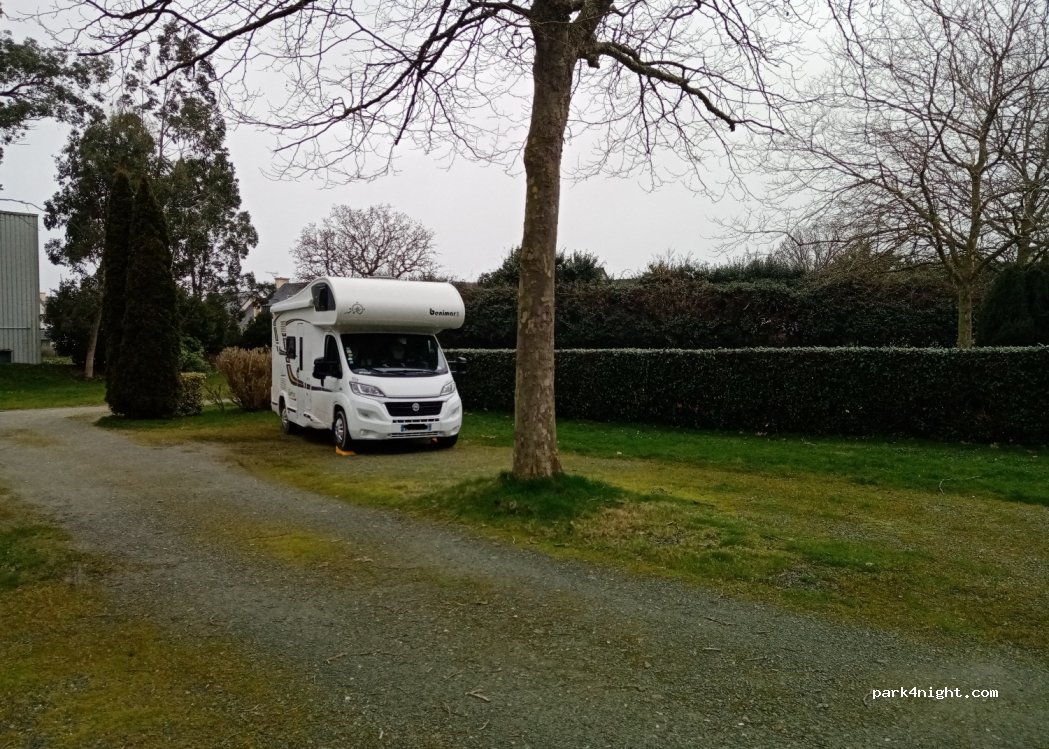 Aire de Camping Cars Ploubalay — foto 2
