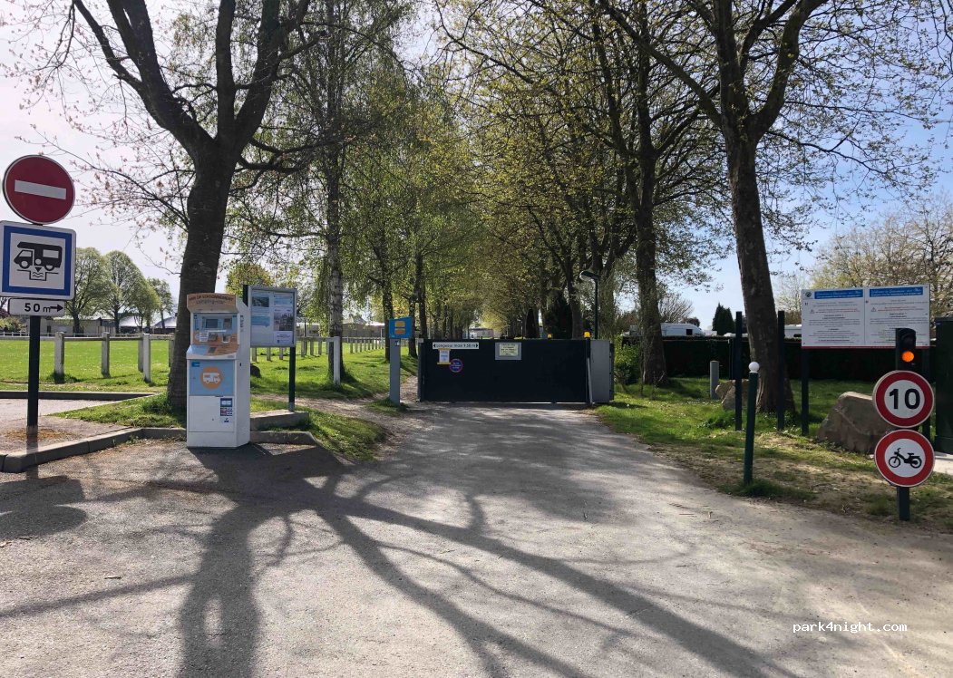 Aire de Camping Cars Ploubalay — foto 3