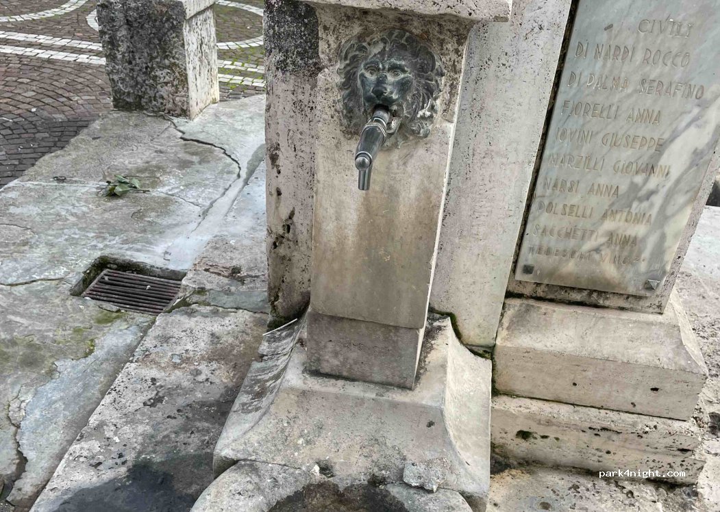 (03032) Isoletta I - 3 Piazza della Vittoria — foto