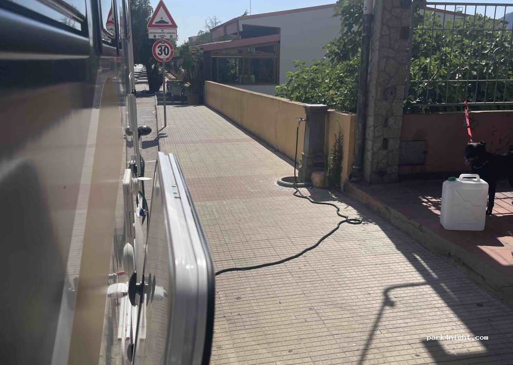 (09015) Domusnovas - 250 Via Cagliari — foto 2