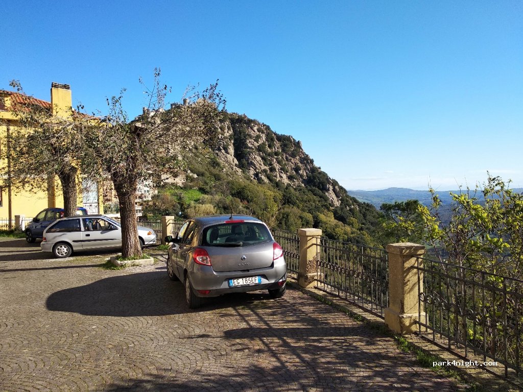 (00059) Tolfa - 111 Via Roma — foto