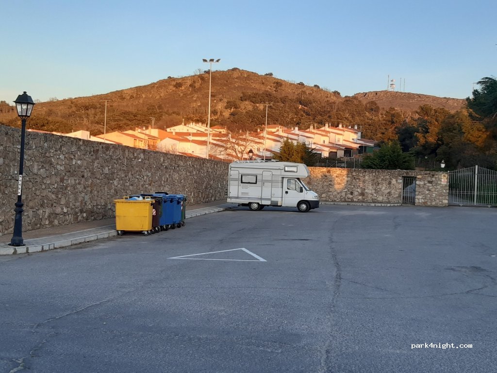 (10170) Montánchez - 1F Calle Floreta — foto
