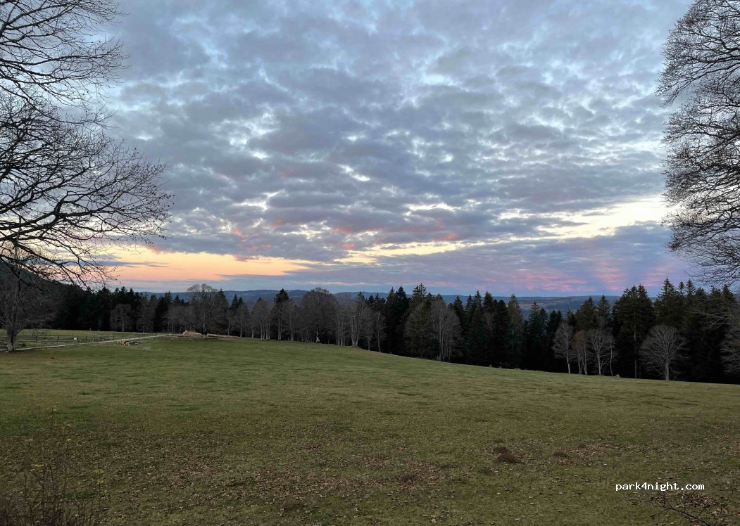 (2112) Val-de-Travers - Unnamed Road — foto