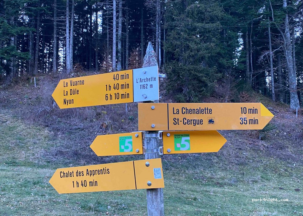 (1264) Saint-Cergue - Route du Télésiège — foto