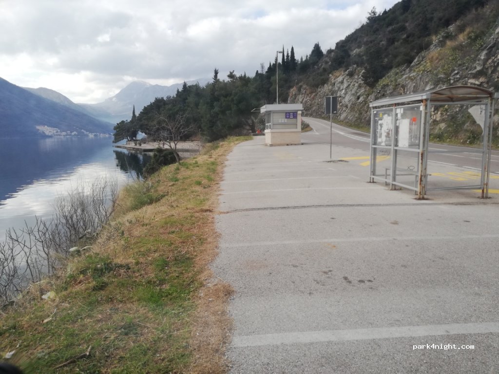 () Perast - E-80 — foto