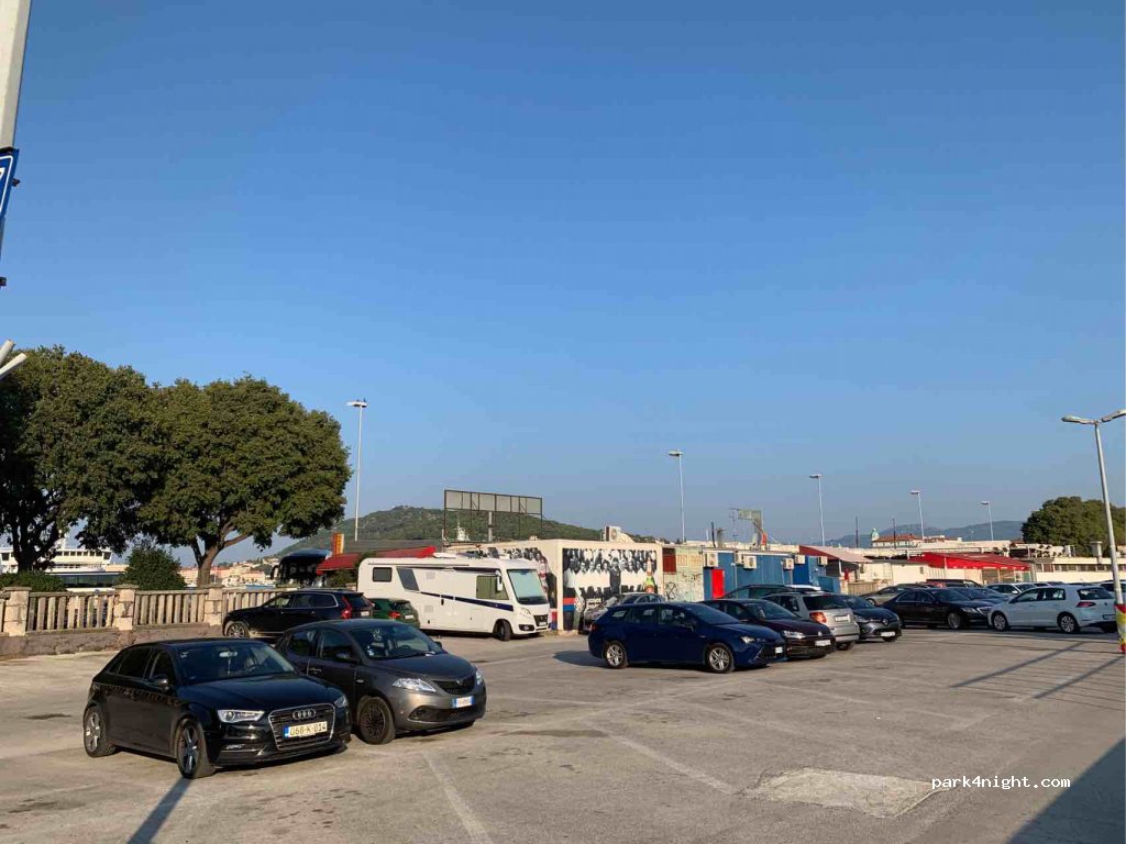 (21000) Split - 12 Obala kneza Domagoja — foto 2