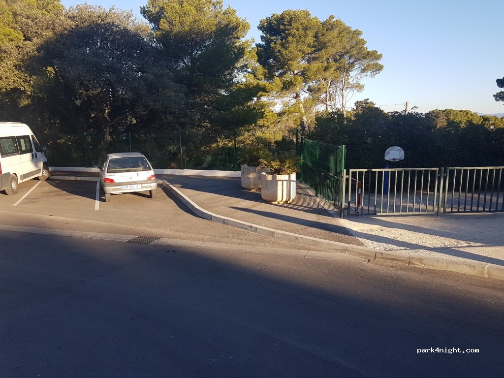 (83400) Hyères - 280 Route Léon Escoffier — foto