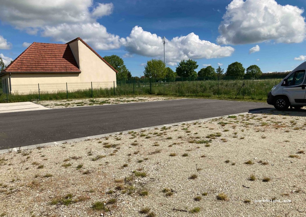 Aire de camping-cars Verneuil d'Avre et d'Iton — foto 3