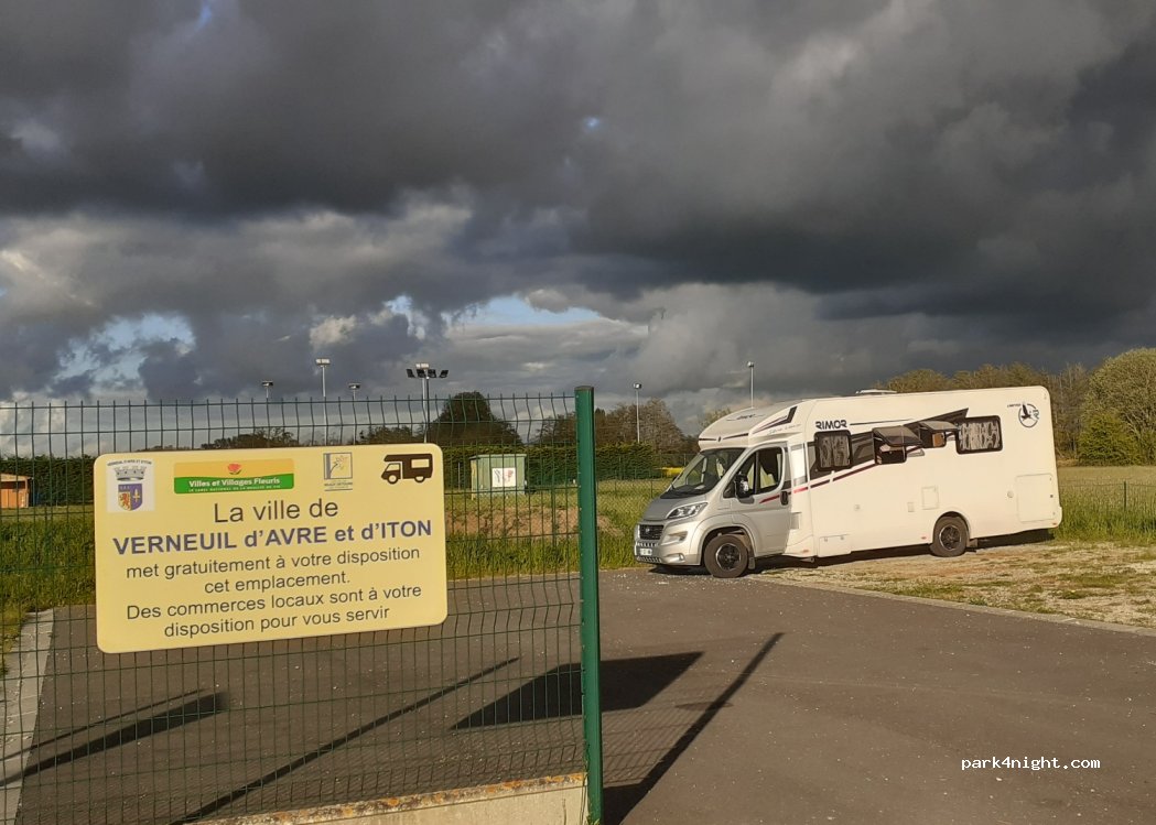 Aire de camping-cars Verneuil d'Avre et d'Iton — foto 4