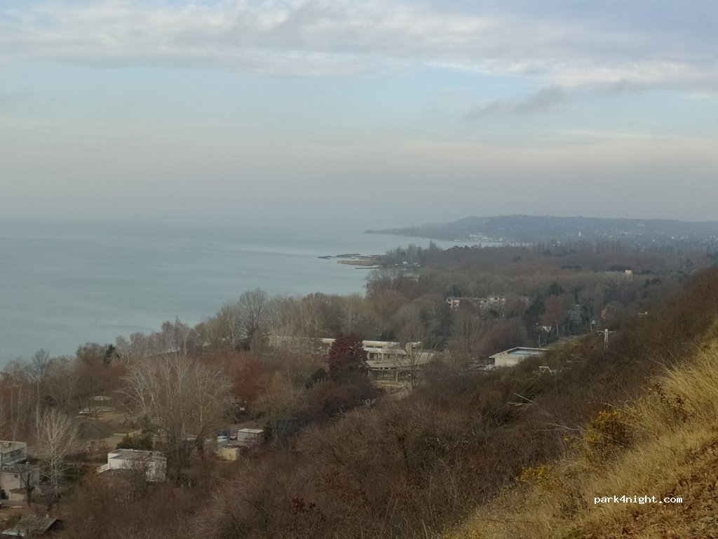(8172) Balatonkenese - 12 Őrs vezér tér — foto 2