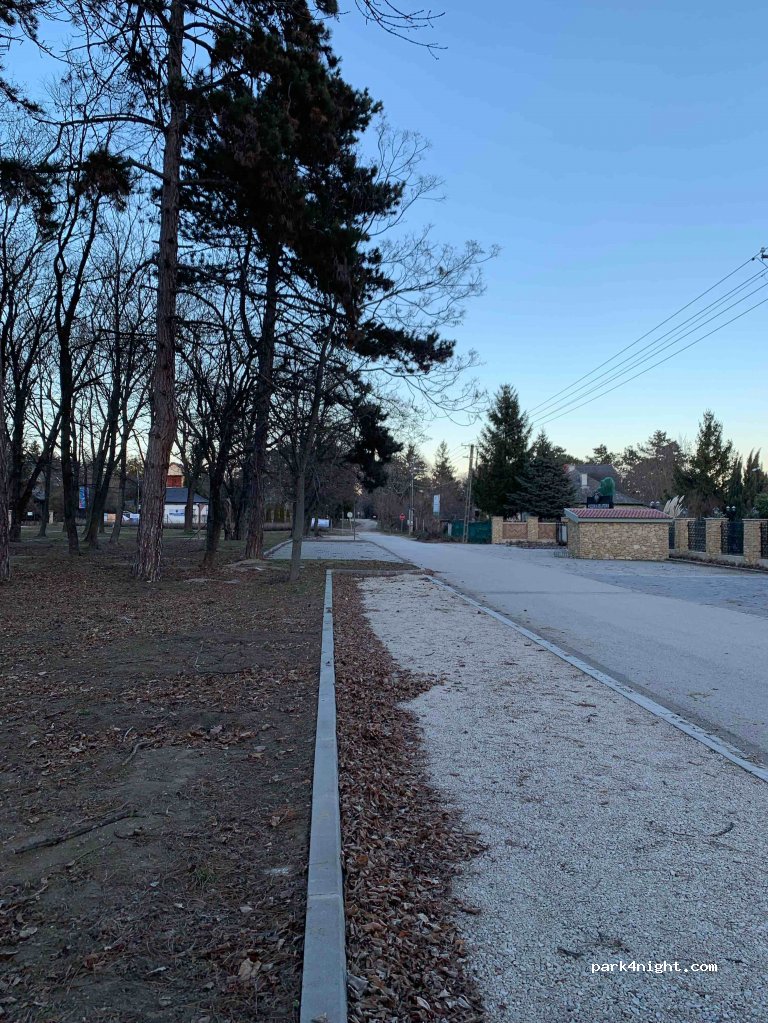 (8172) Balatonkenese - 12 Őrs vezér tér — foto 3