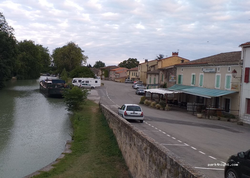 (11320) Labastide-d'Anjou - 14-26 Esplanade du Canal — foto 2