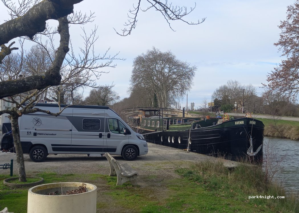 (11320) Labastide-d'Anjou - 14-26 Esplanade du Canal — foto 4