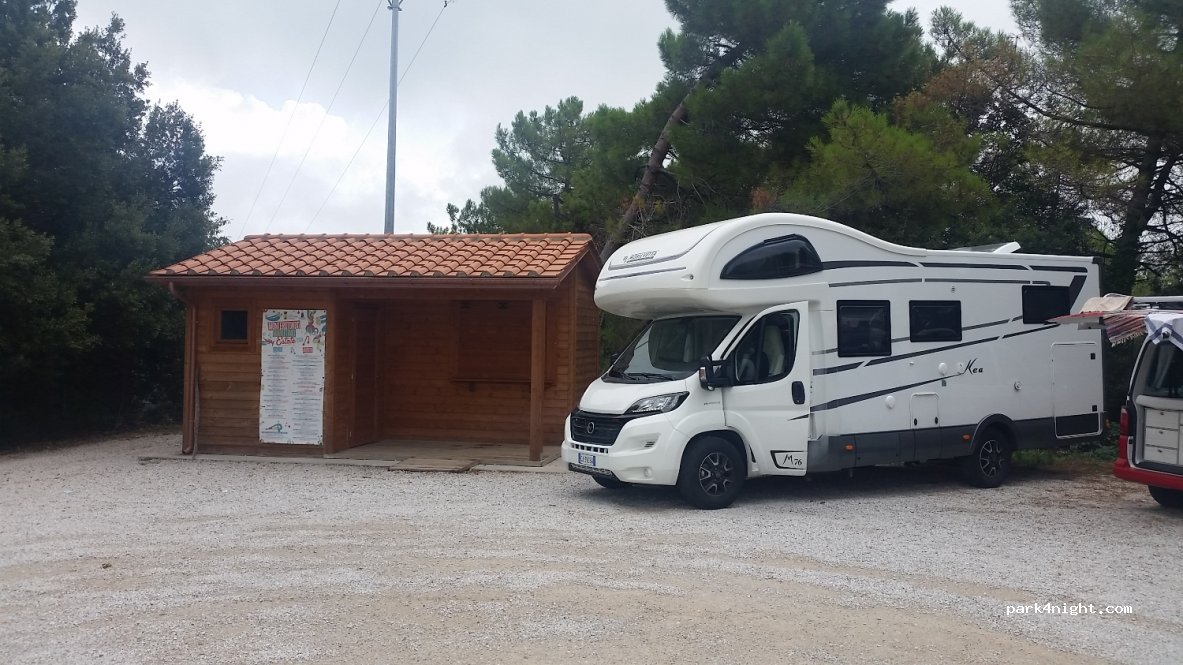 (58025) Monterotondo Marittimo - Piazza F. de Larderel — foto
