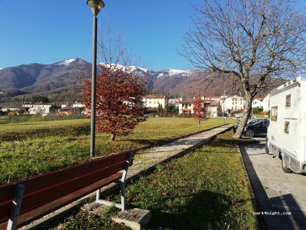 (31054) Possagno - 11 Via Serafin — foto 3