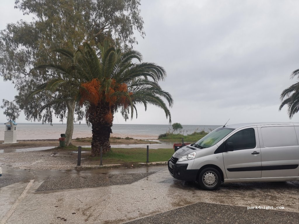 (190 05) Nea Makri - 14 Nireos — foto 2