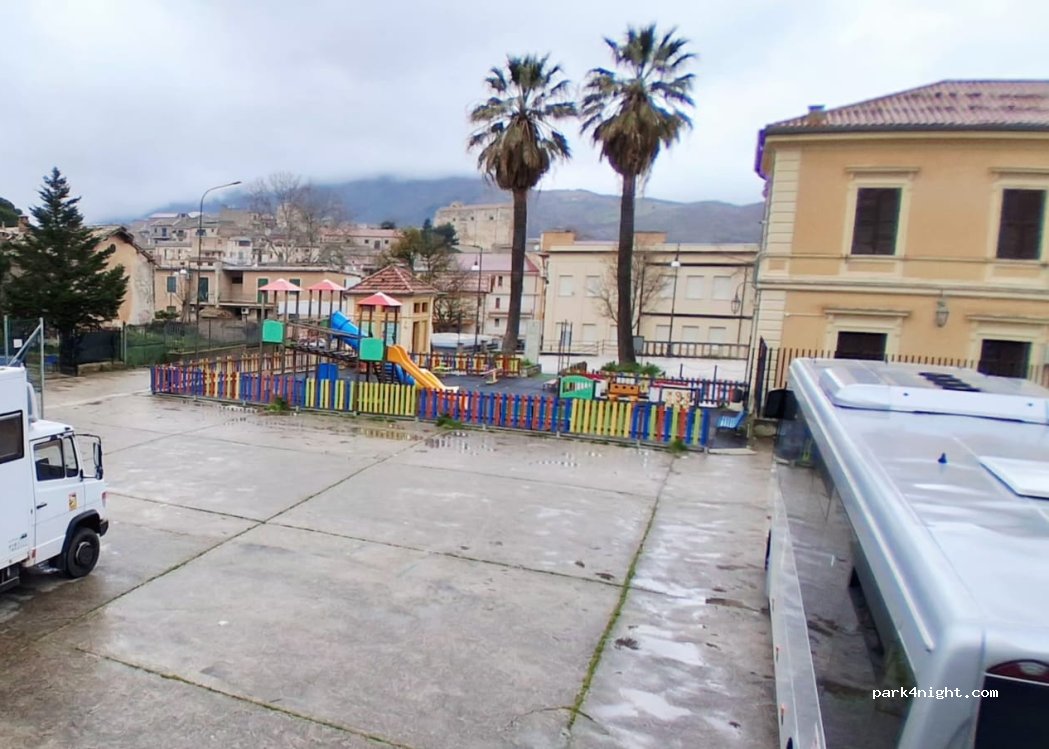 (90030) Palazzo Adriano - 5 Viale Vittorio Veneto — foto 3