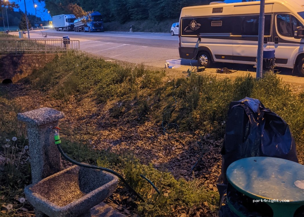 (1211) Ljubljana - Šmartno - Počivališče Povodje — foto