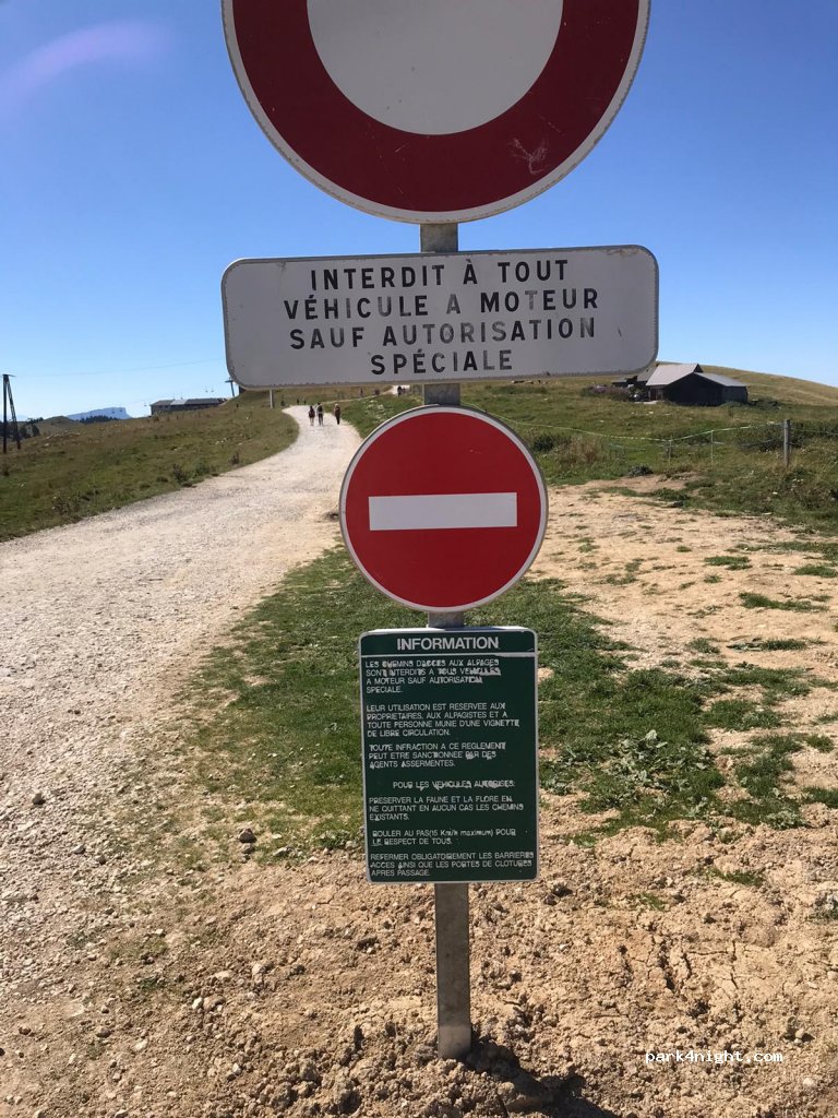 (74320) Leschaux - Chemin Rural dit du Grand Chalet — foto