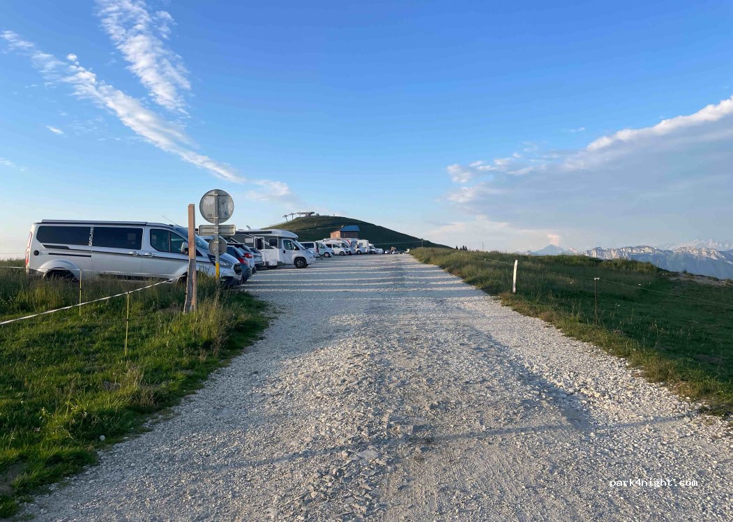 (74320) Leschaux - Chemin Rural dit du Grand Chalet — foto 3