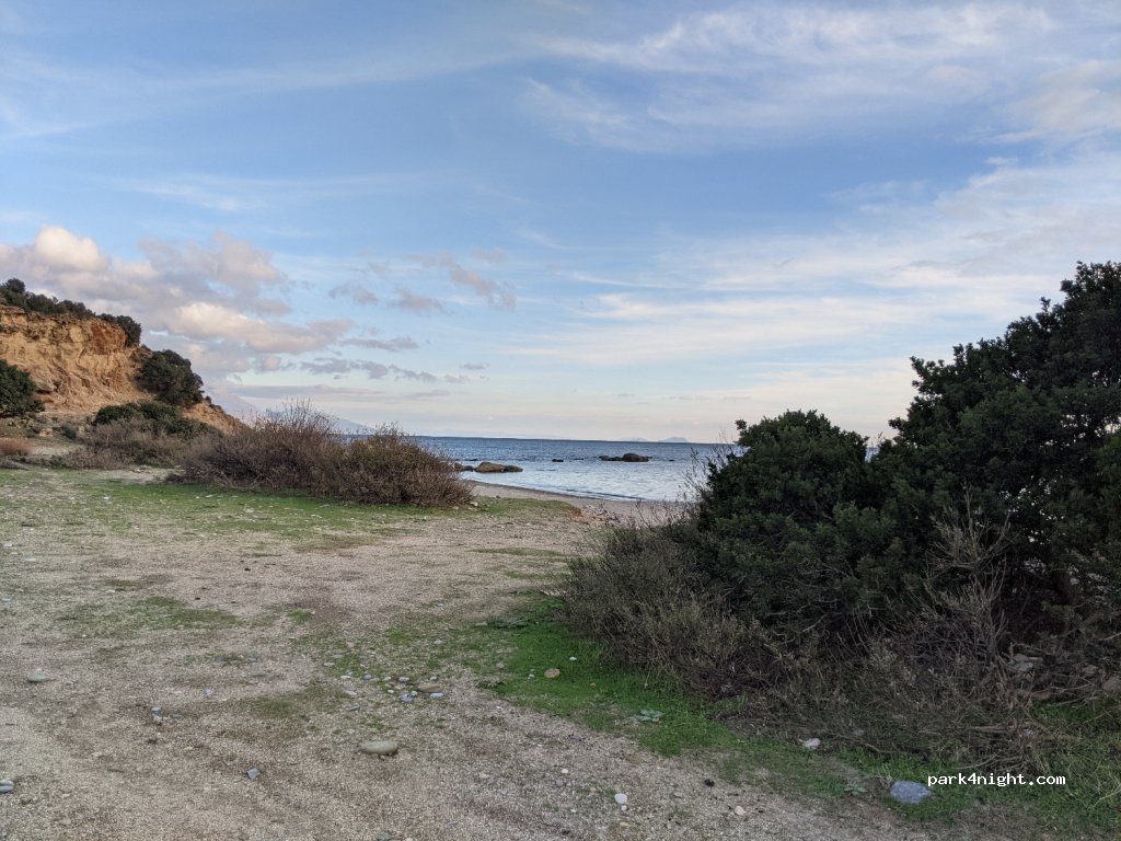(740 60) Foinikas - Unnamed Road — foto