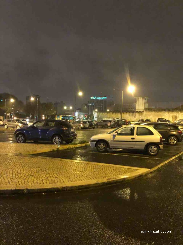 (1070-051) Lisboa - 39 Rua Marquês de Fronteira — foto 2