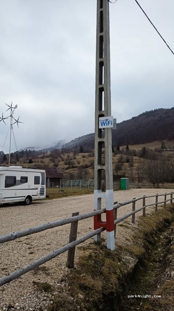 () Vama Buzăului - Intrarea Cascadei — foto