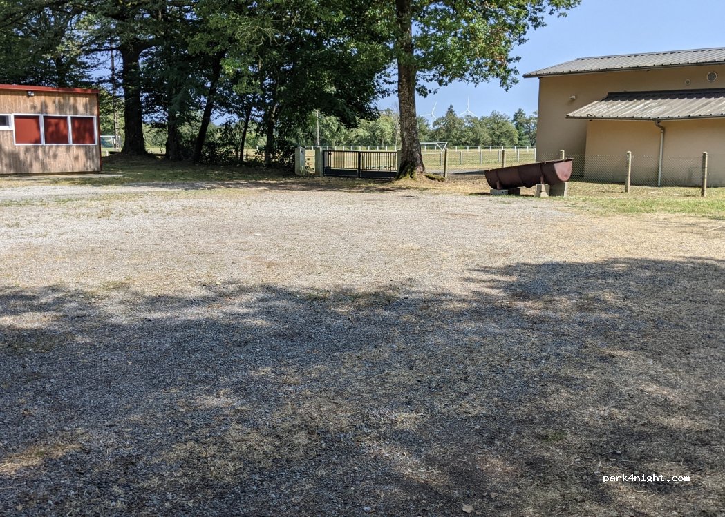 (87300) Saint-Junien-les-Combes - 15 Rue du Stade — foto 3