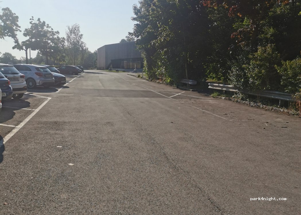 (4863) Seewalchen am Attersee - 1 Attersee Straße — foto