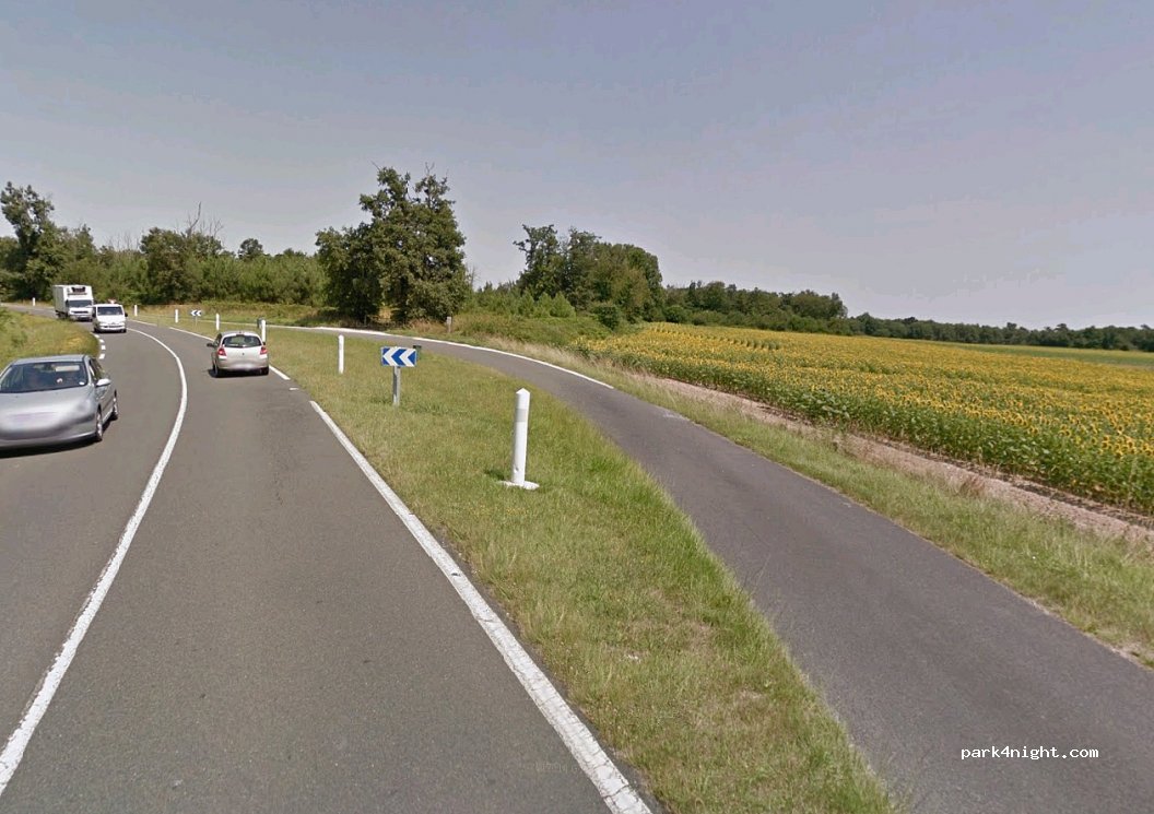 (17120) Mortagne-sur-Gironde - D730 — foto