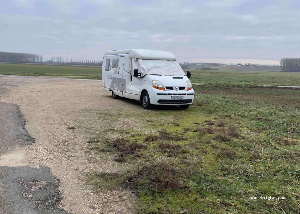 (21130) Auxonne - Unnamed Road — foto 2