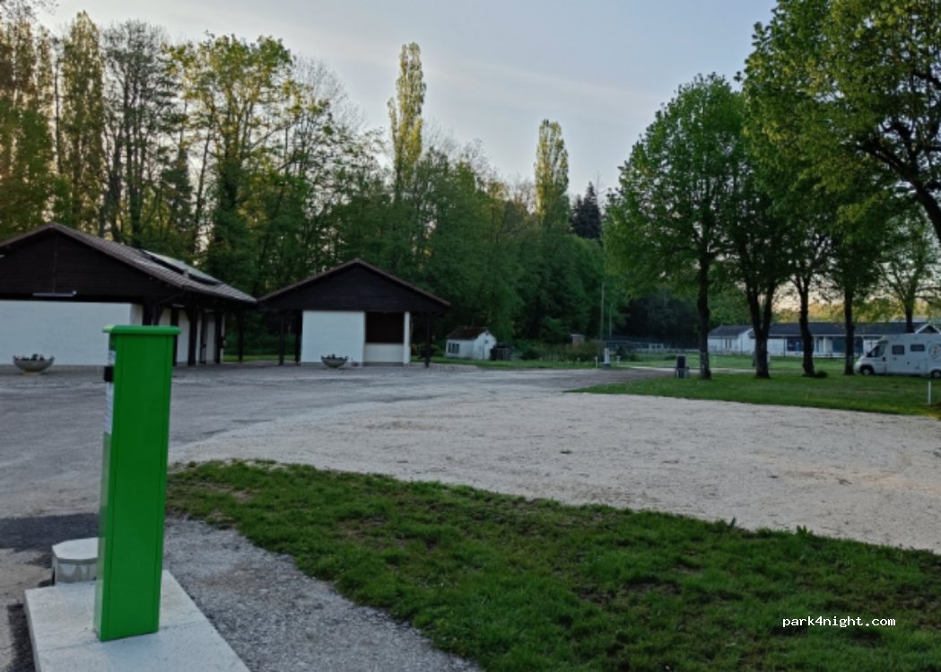 (89130) Toucy - Camping des 4 Merlettes — foto 4