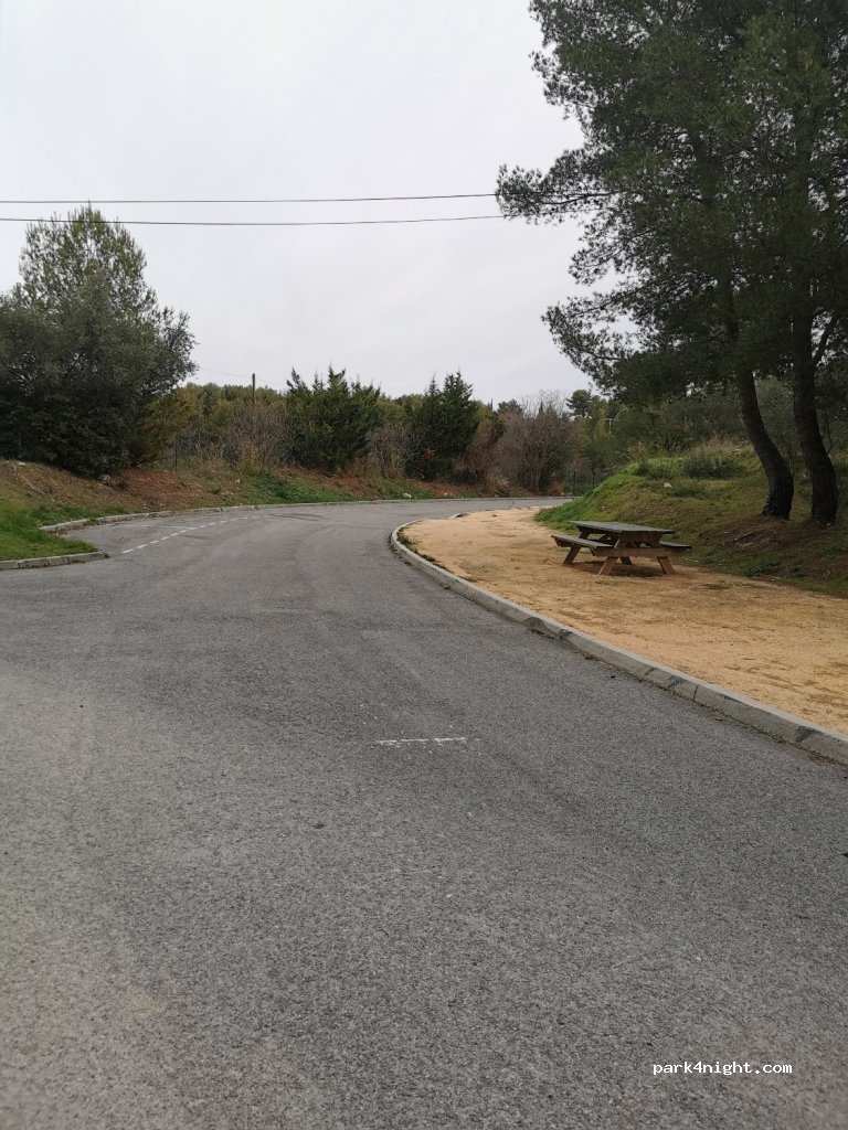 (83330) Le Beausset - 2310 Chemin Rural N°316 Signes au Beauss — foto
