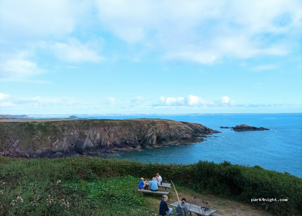 Glan-y-Môr Camp Site — foto 3