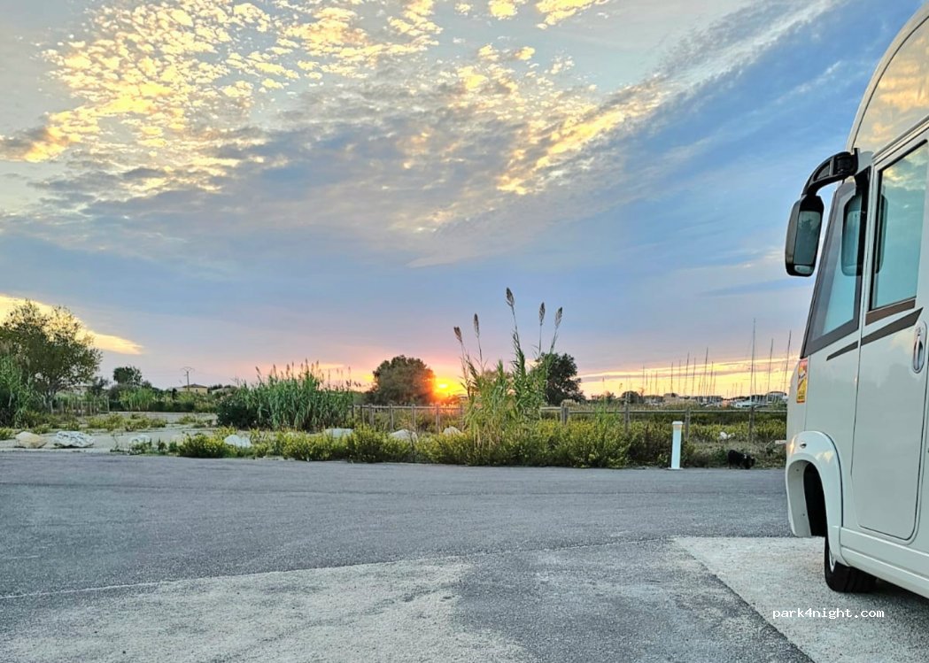 Aire de Port-Saint-Louis-du-Rhône — foto 4
