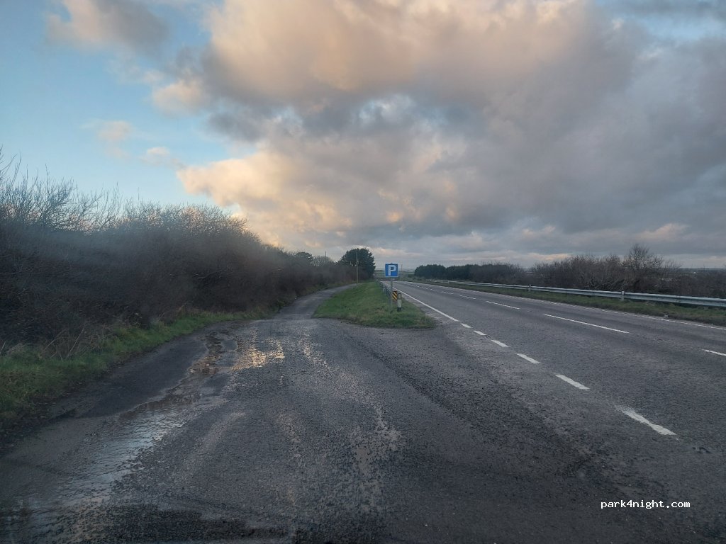 (PL32 9SR) Camelford - A39 — foto